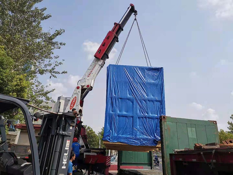 重型設(shè)備吊裝搬運
