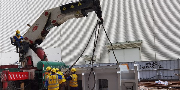 屹星解讀：設(shè)備吊裝搬運(yùn)施工需要哪些人員參與?