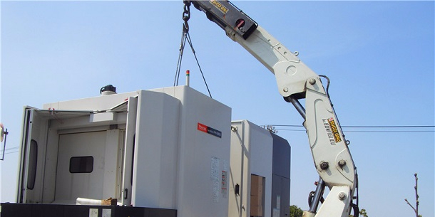 上海大型機(jī)械設(shè)備搬運(yùn)公司哪家好？ 上海機(jī)械設(shè)備吊裝公司哪家好？