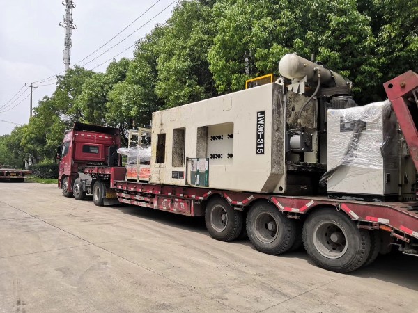 工廠(chǎng)設(shè)備搬運(yùn)