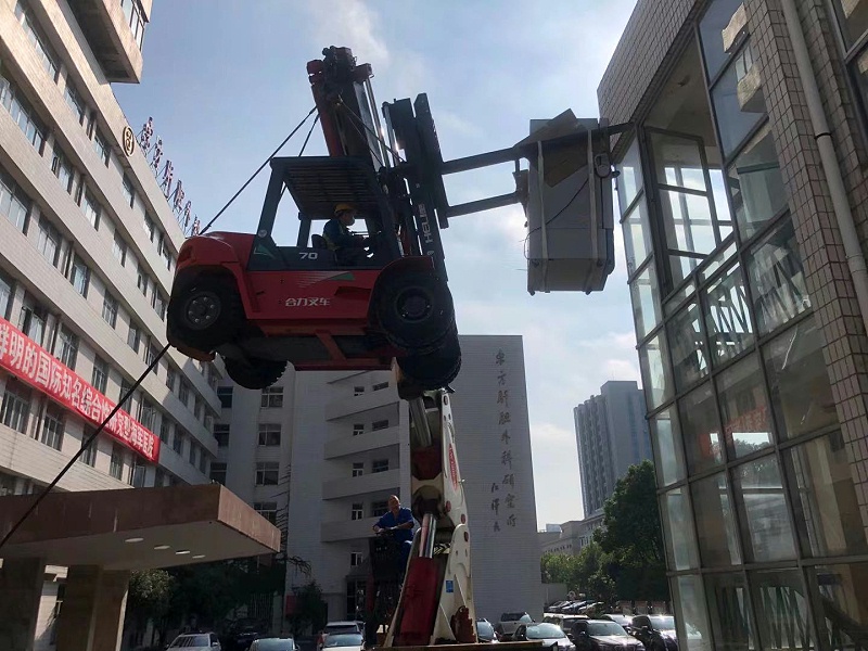 醫(yī)院精密設(shè)備搬運